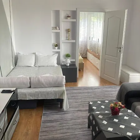 уют Apartamento *